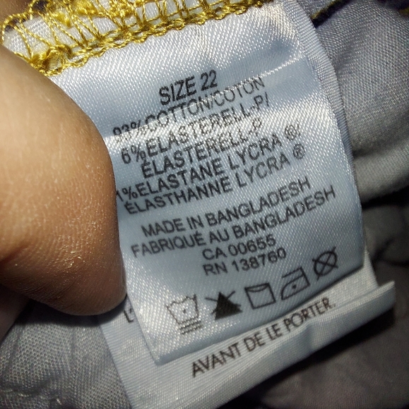 D/C Slightly Curvy Jeans With Slits - Picture 10 of 12